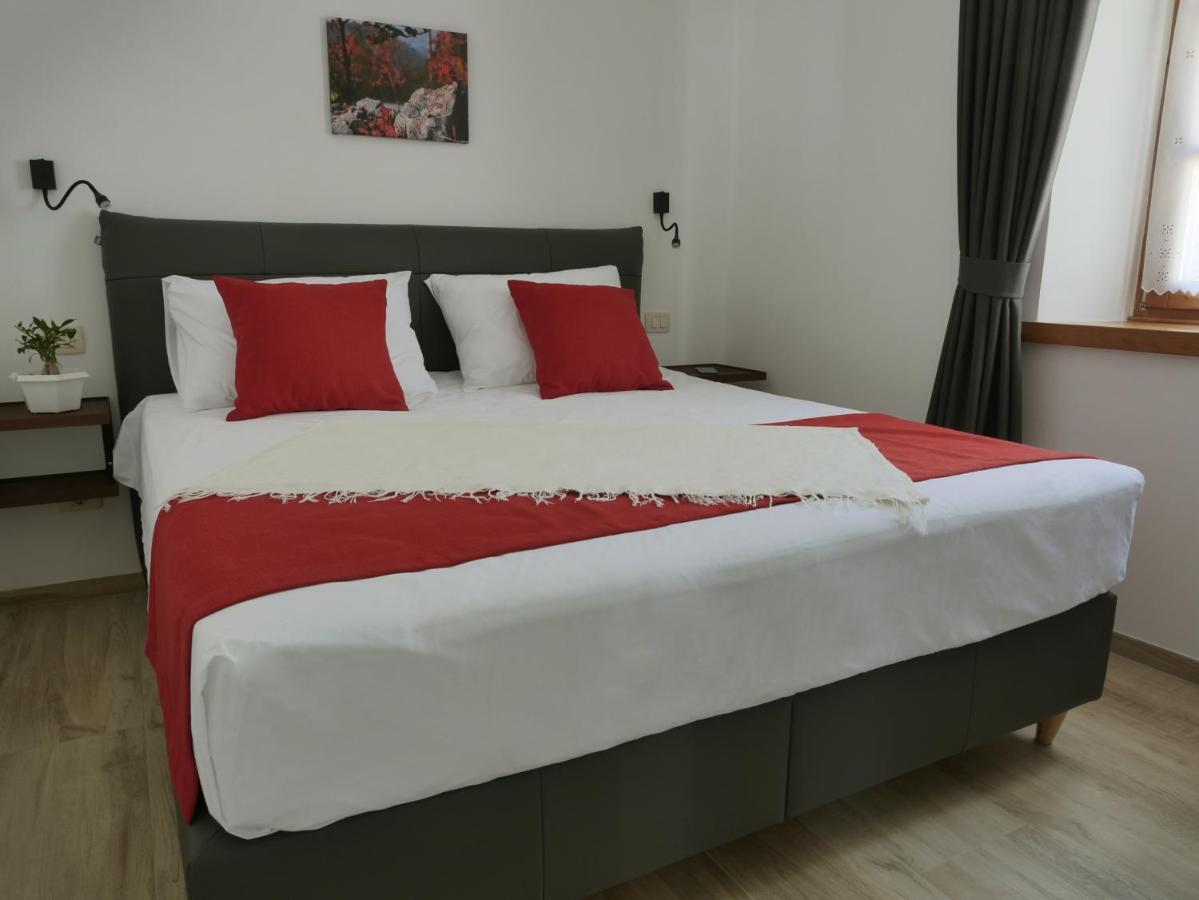 Apartmaji In Sobe Odlicna Hisa Appartement *