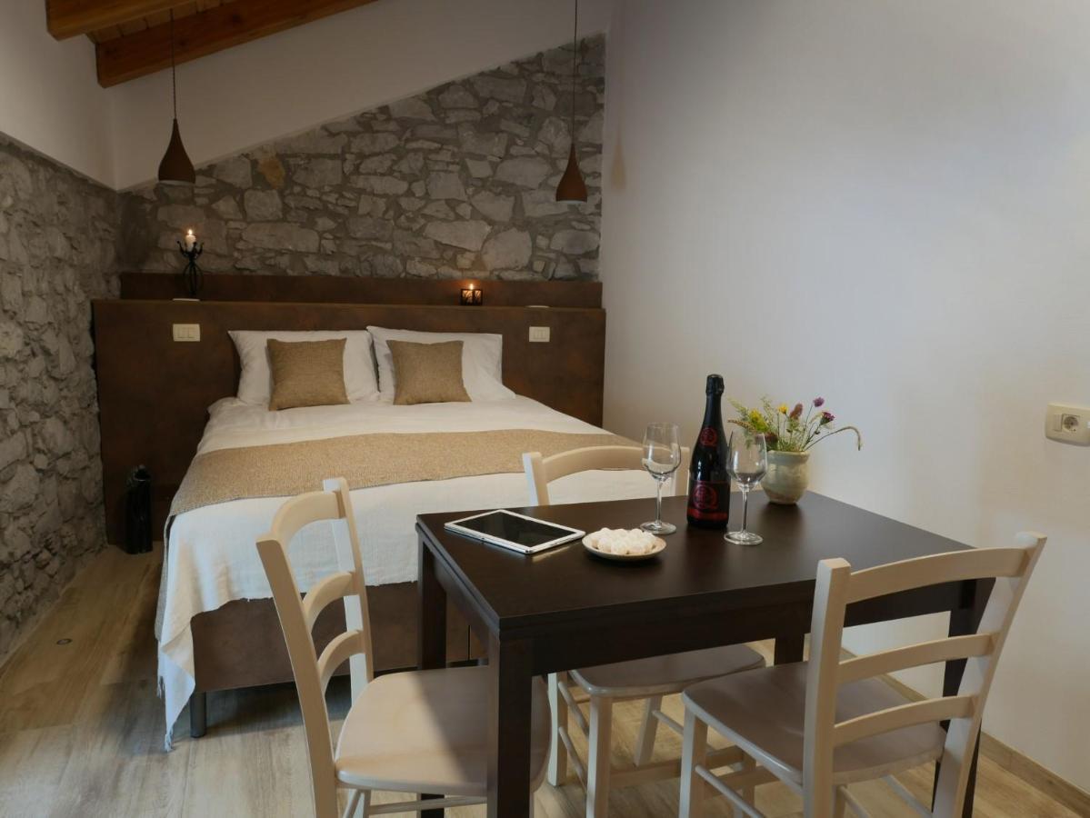 Apartment Apartmaji In Sobe Odlicna Hisa