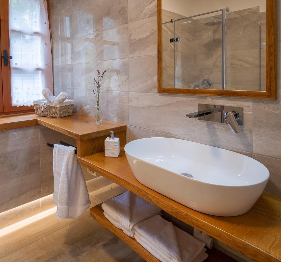 Appartement Apartmaji In Sobe Odlicna Hisa Štanjel