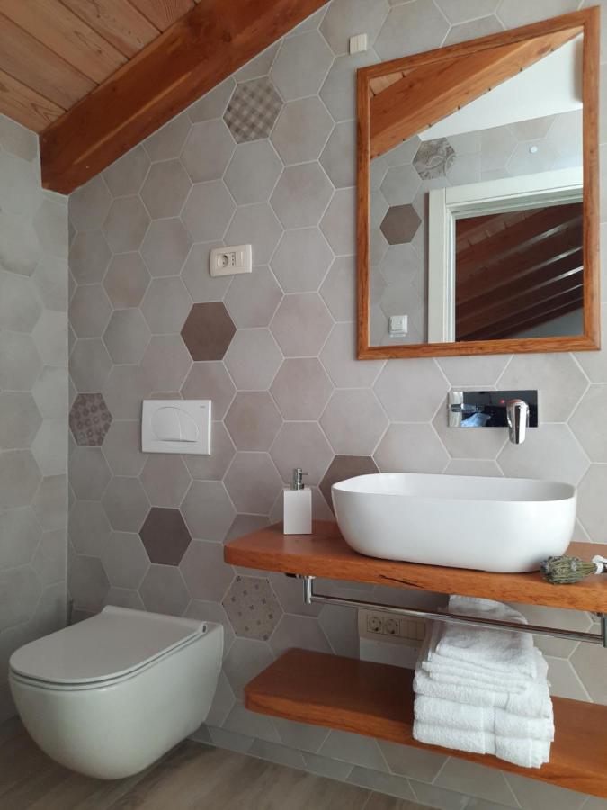Apartment Apartmaji In Sobe Odlicna Hisa
