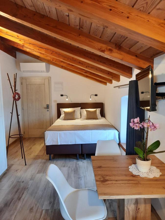Appartement Apartmaji In Sobe Odlicna Hisa Štanjel