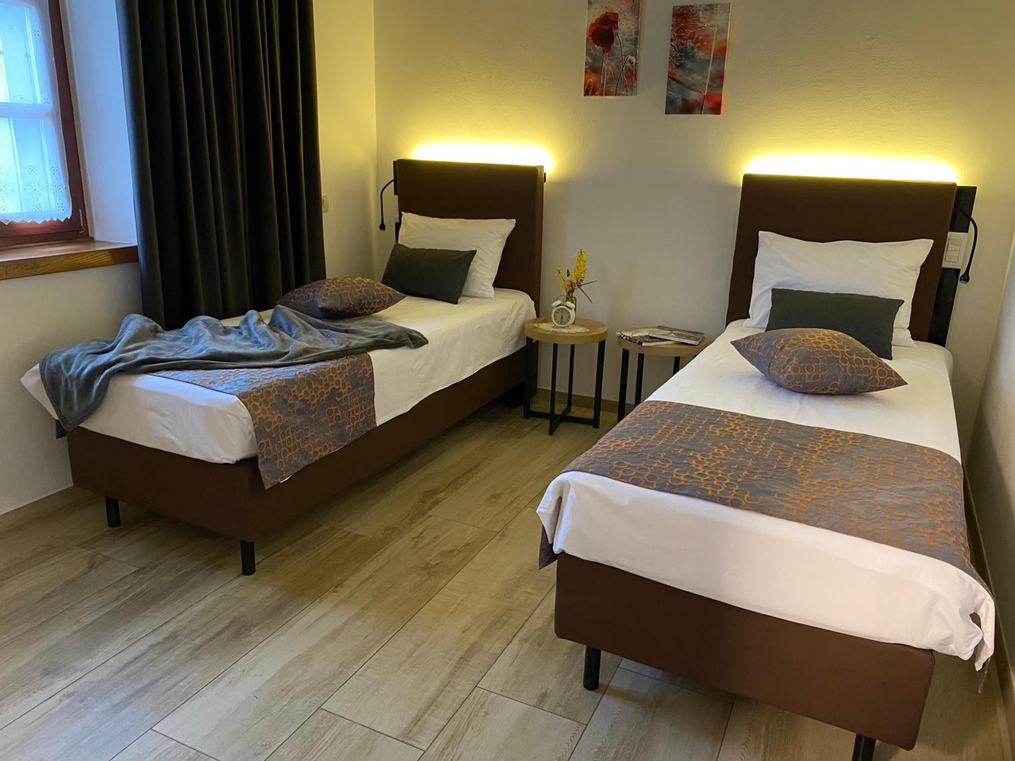 Apartmaji In Sobe Odlicna Hisa